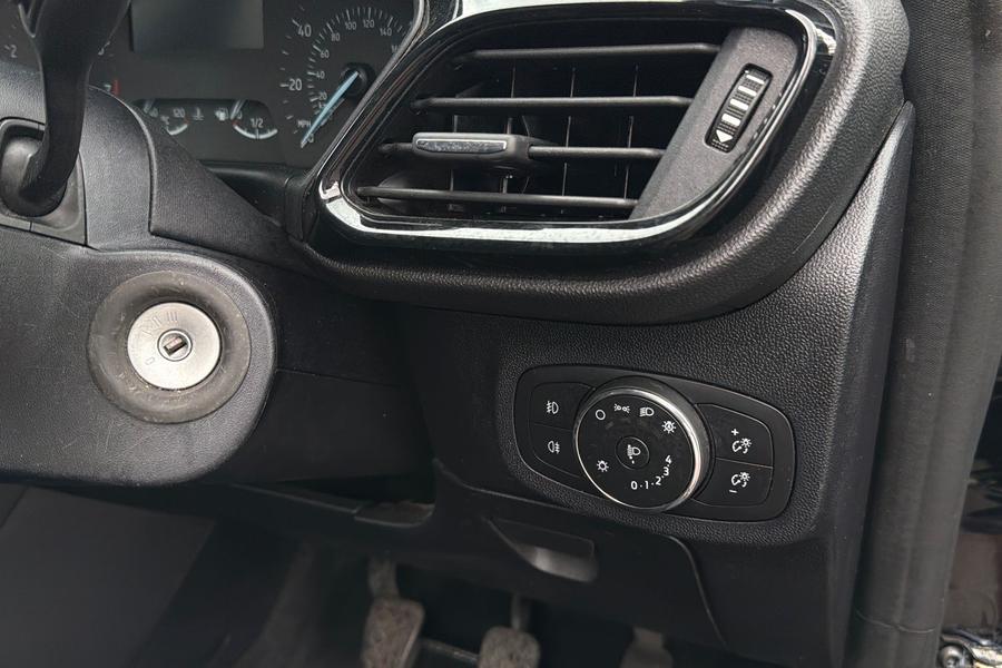 Ford FIESTA Photo autoimg-d47d73b423d1c0895482eab24e5a7ad2254e20dc.jpg