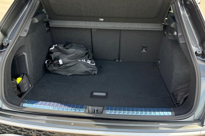 AUDI  Q3 SUV Photo 12