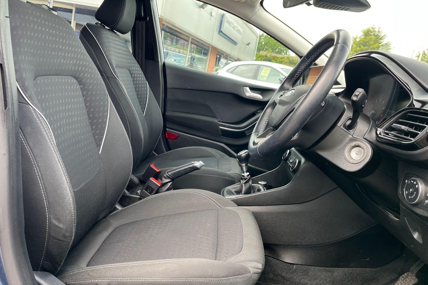 Ford Fiesta Photo 16