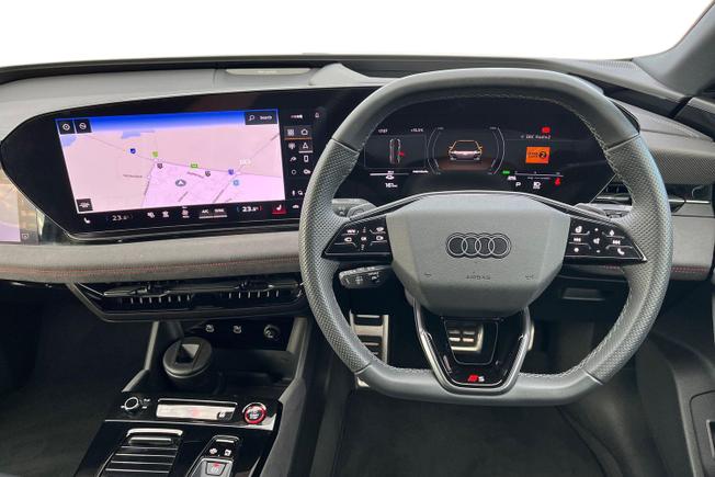 AUDI S6 E-Tron Avant Photo 11