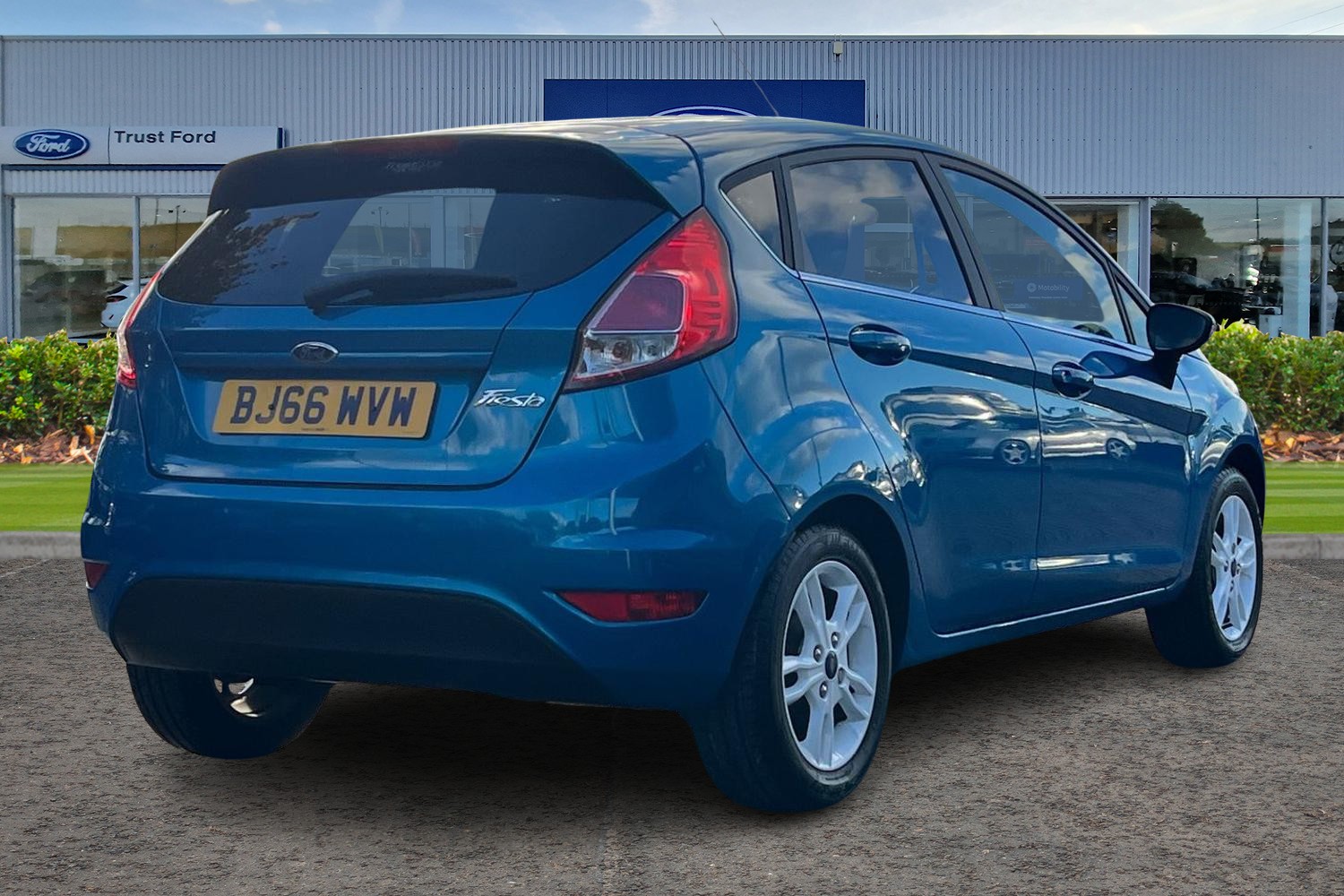 Ford FIESTA Photo 3