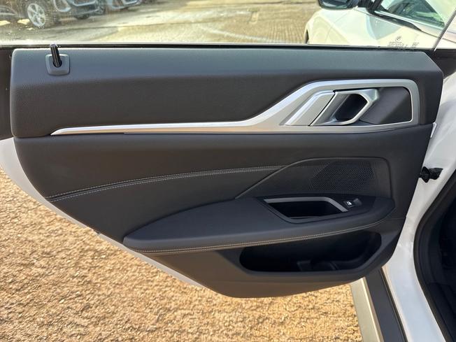 BMW I4 Photo 49