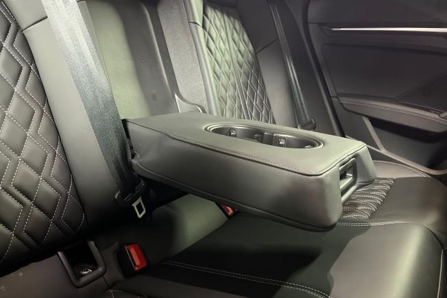AUDI S3 Photo 31