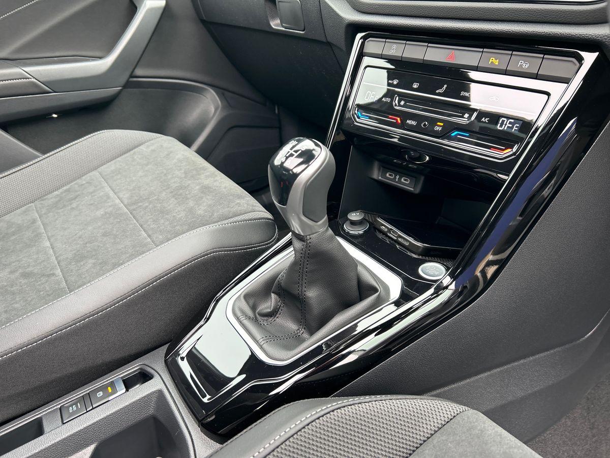 Volkswagen T-Roc Photo autoimg-d48b3c0af9682811bd9f3da0d573a2838e70ea0c.jpg