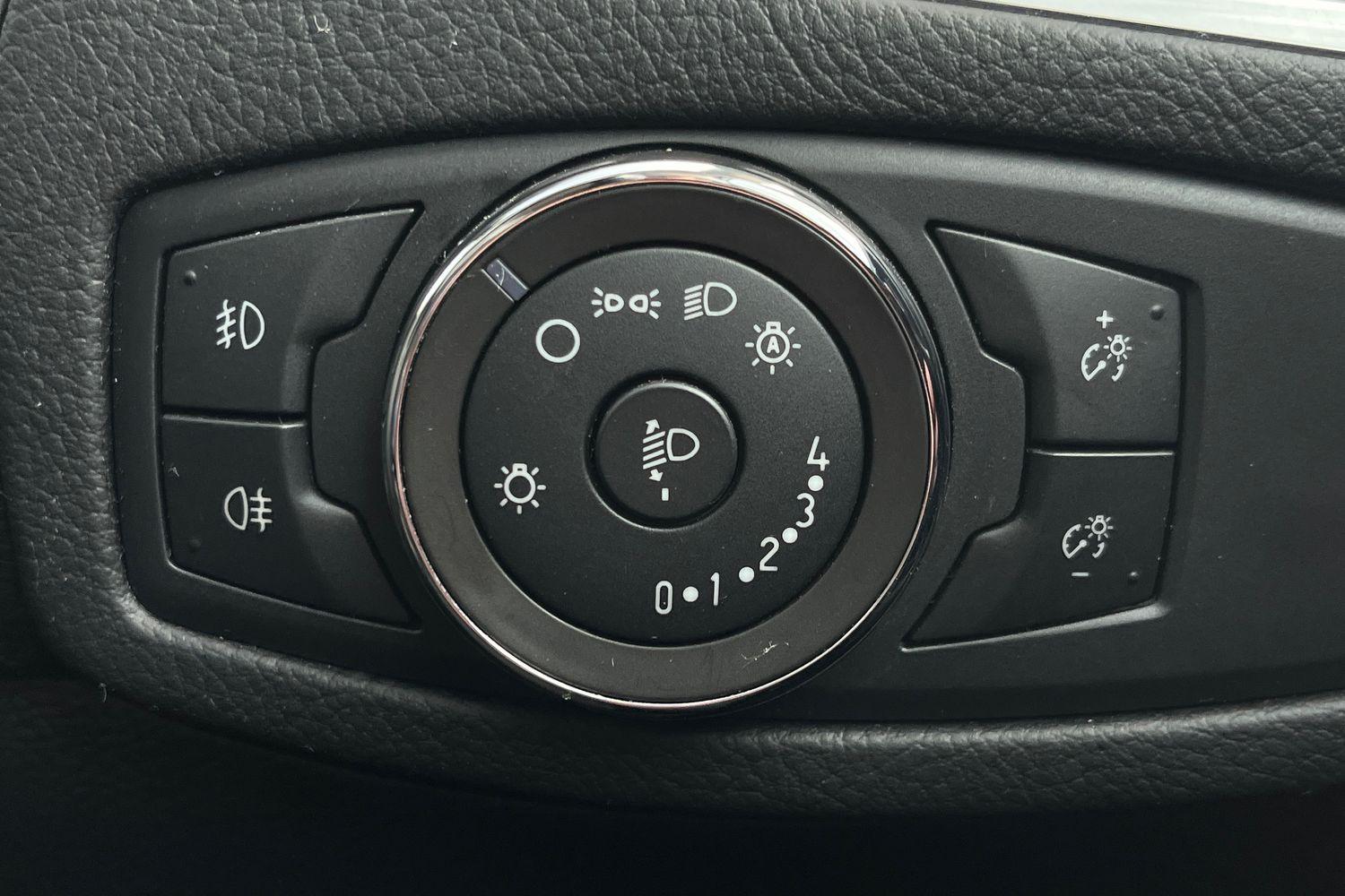 Ford GALAXY Photo 22