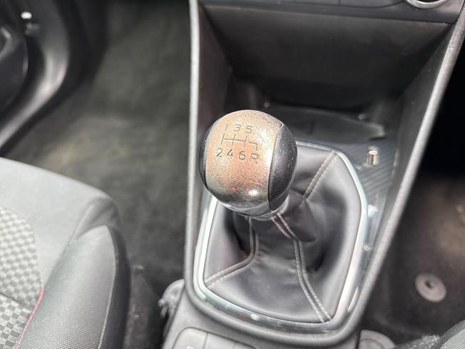 FORD Fiesta Photo 32