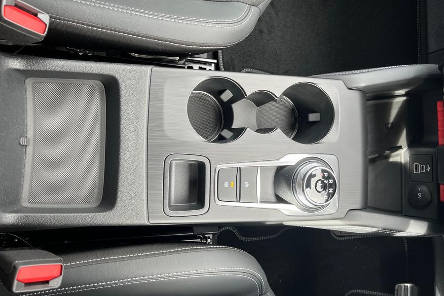 Ford KUGA Photo autoimg-d49341502bdbf1efc490f4d161fe660a486b175a.jpg