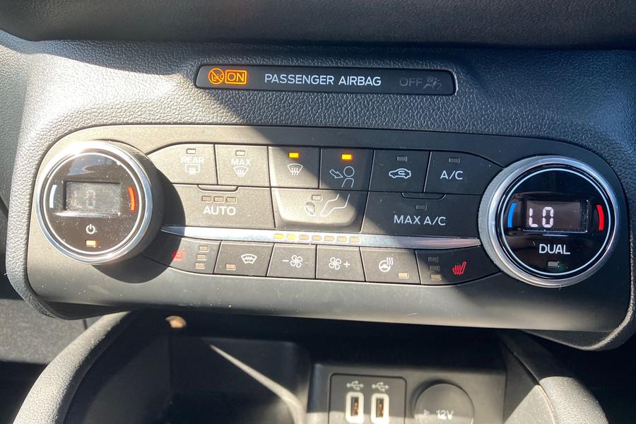 Ford KUGA Photo autoimg-d49380f5710c0ea30528fbd7eba66abfd2c8e321.jpg
