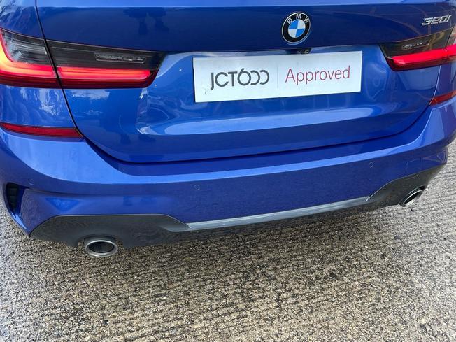 BMW 3 Series Photo 26