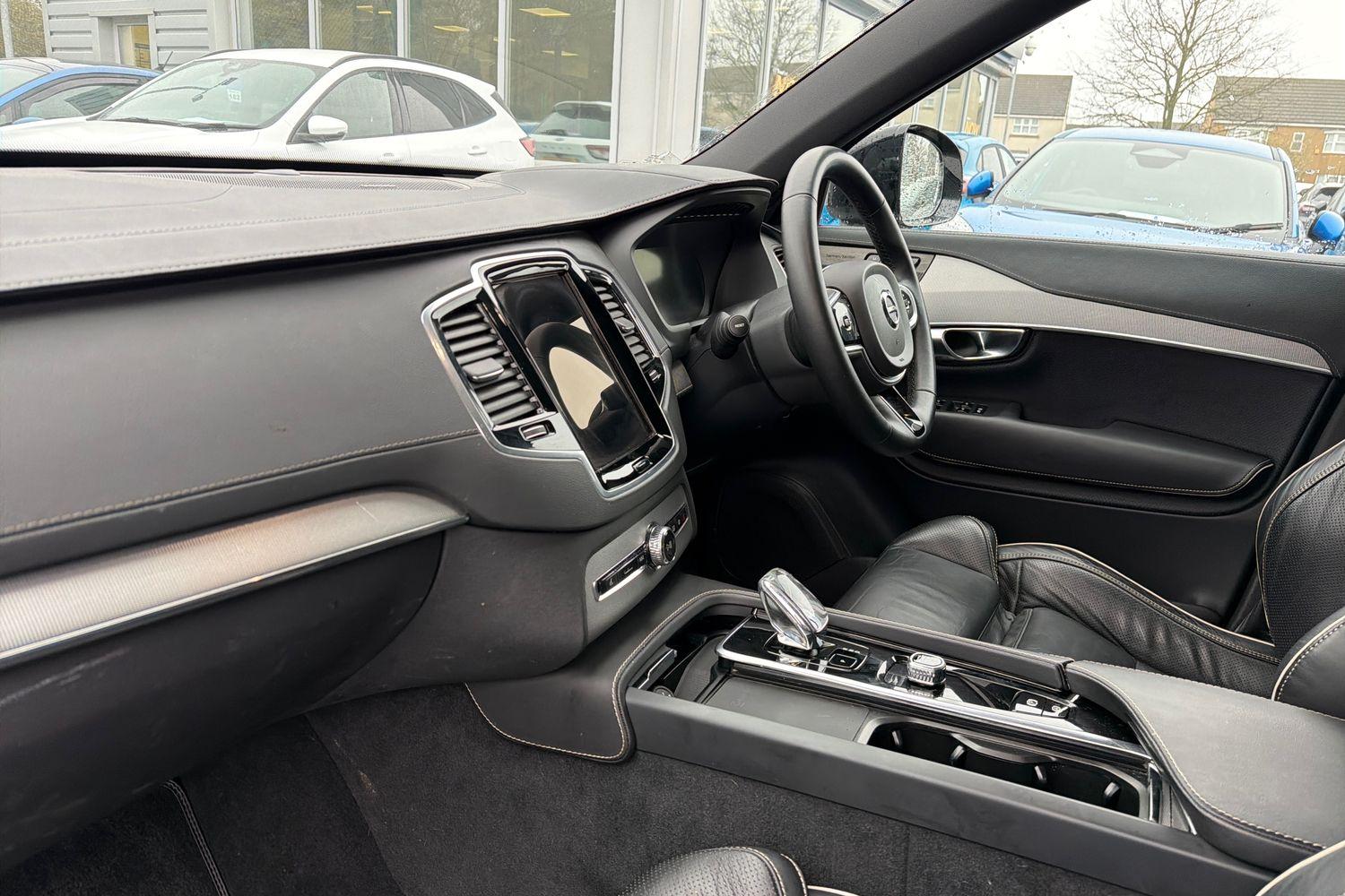Volvo XC90 Photo 17