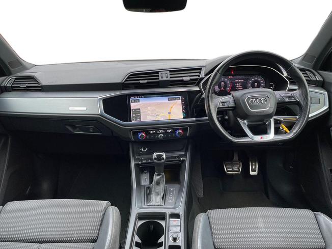 AUDI Q3 Photo 10