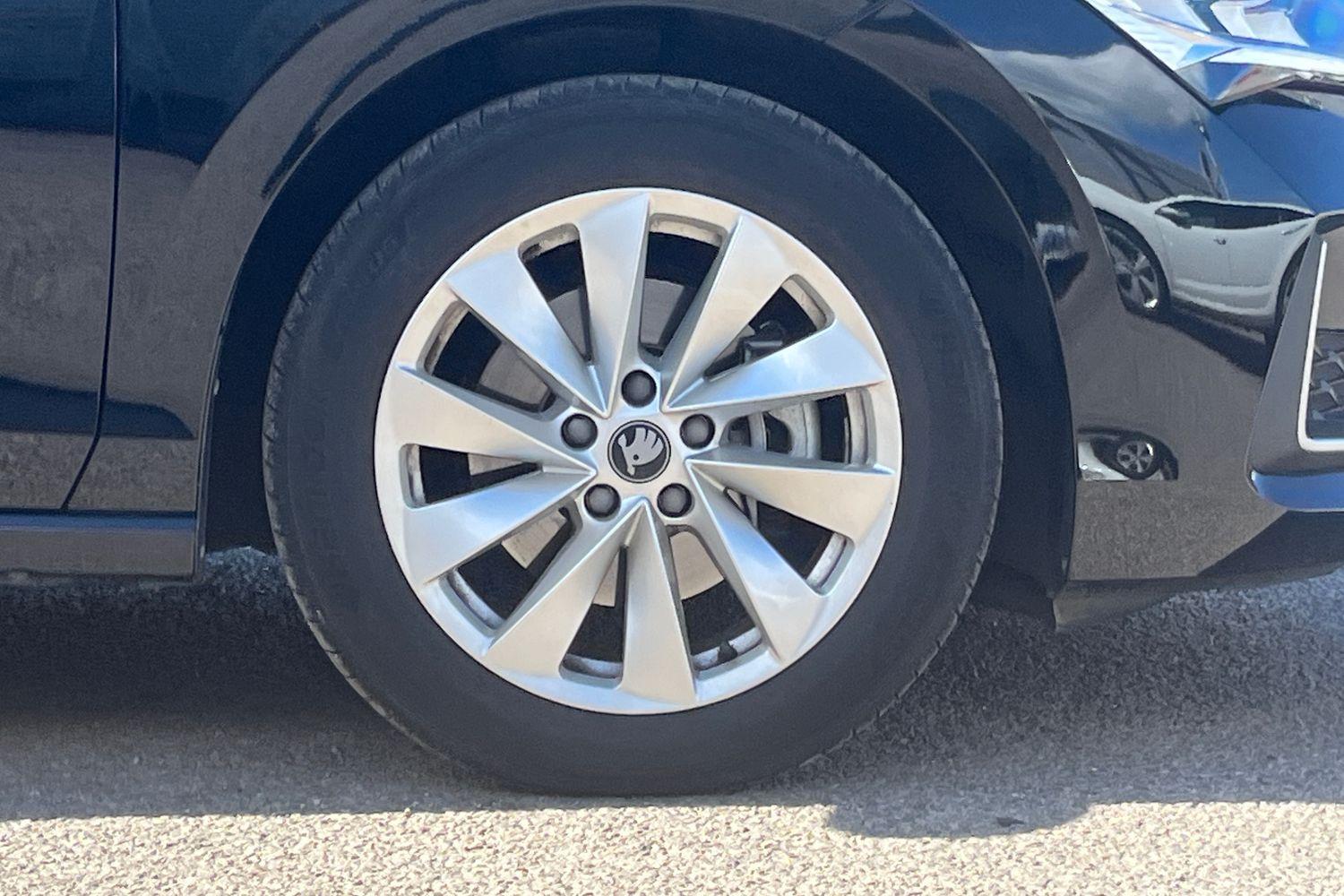 Skoda SUPERB Photo 7