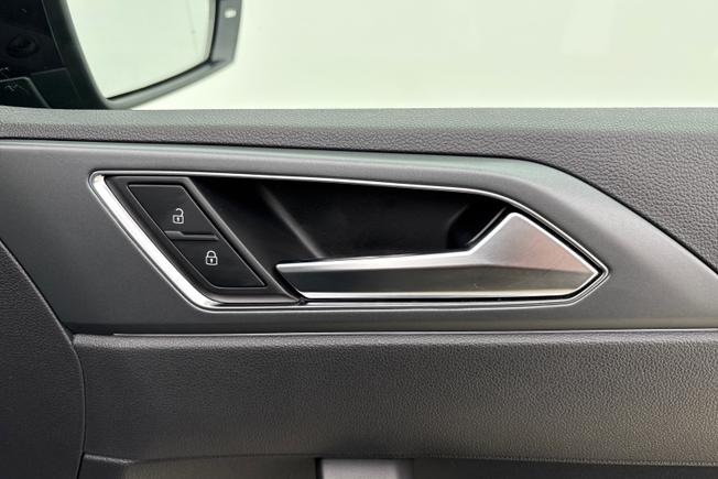 VOLKSWAGEN Polo Photo 25