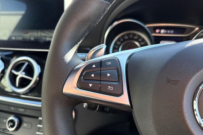MERCEDES-BENZ Gla Photo 16