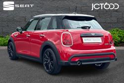 MINI Hatch Photo 3