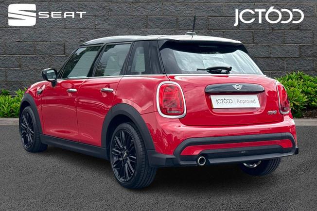 MINI Hatch Photo 3