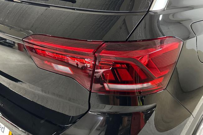 VOLKSWAGEN T-Roc Photo 18
