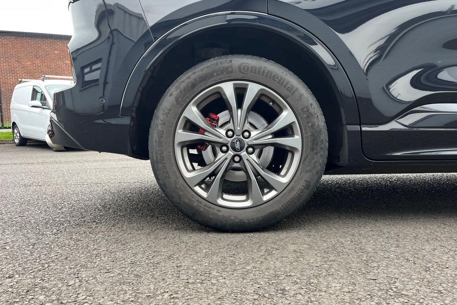 Ford KUGA Photo autoimg-d4b04965b2b19c35567492312ea90287bcfaf0c3.jpg