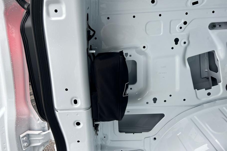 Used Ford E-TRANSIT CUSTOM HV75PXN 29