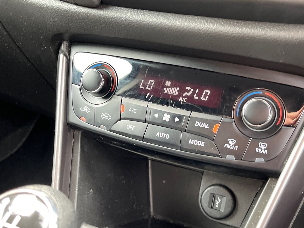 Suzuki S-Cross Photo 11