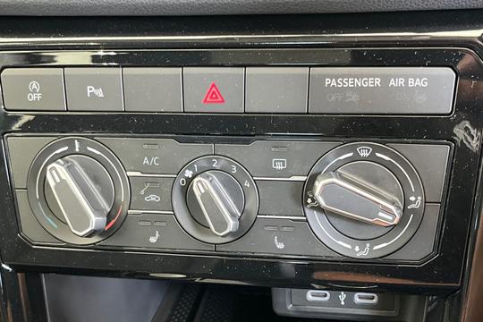 Volkswagen T-cross Photo autoimg-d4b6362c99e87bdd7935b2a7cac950a55bead240.jpg