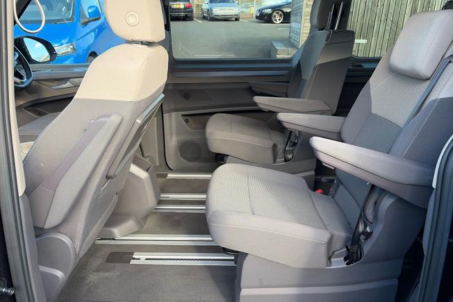 VOLKSWAGEN Multivan Photo 32