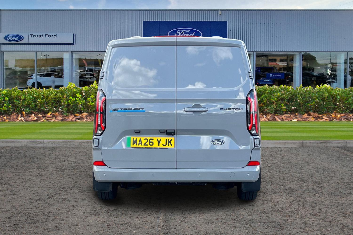 Ford E-TRANSIT CUSTOM Photo 12
