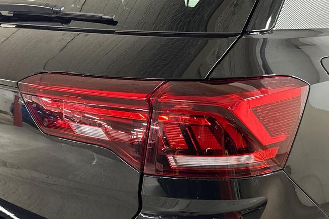 VOLKSWAGEN T-Roc Photo 18