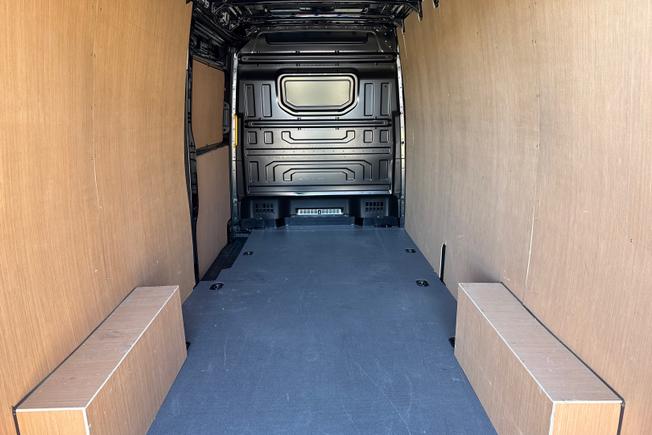 VOLKSWAGEN Crafter Photo 12