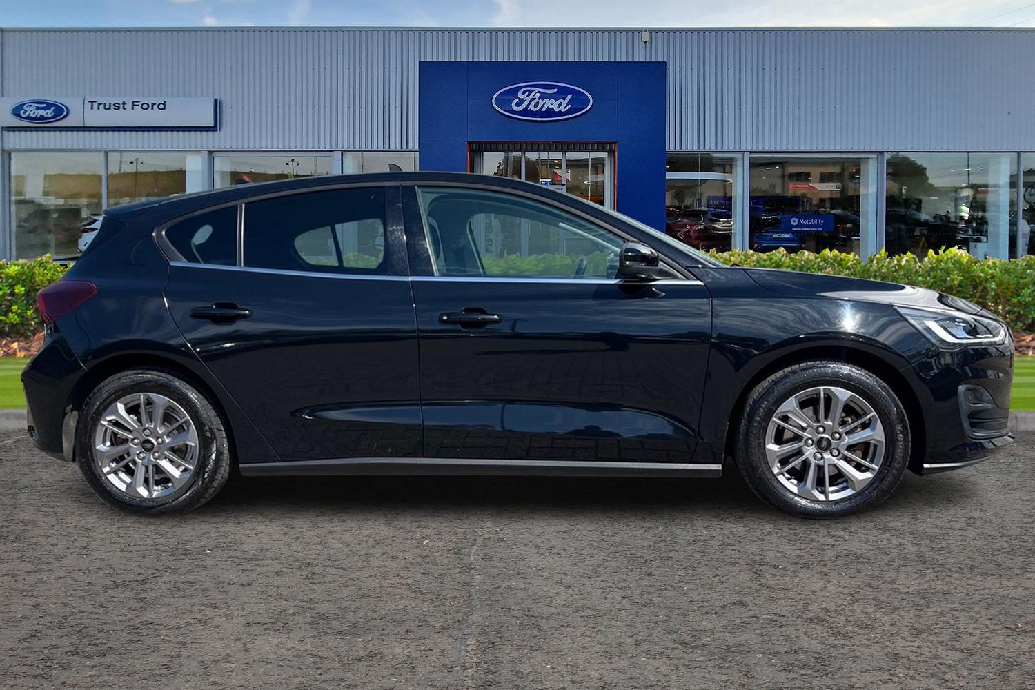 Ford Focus Photo 2