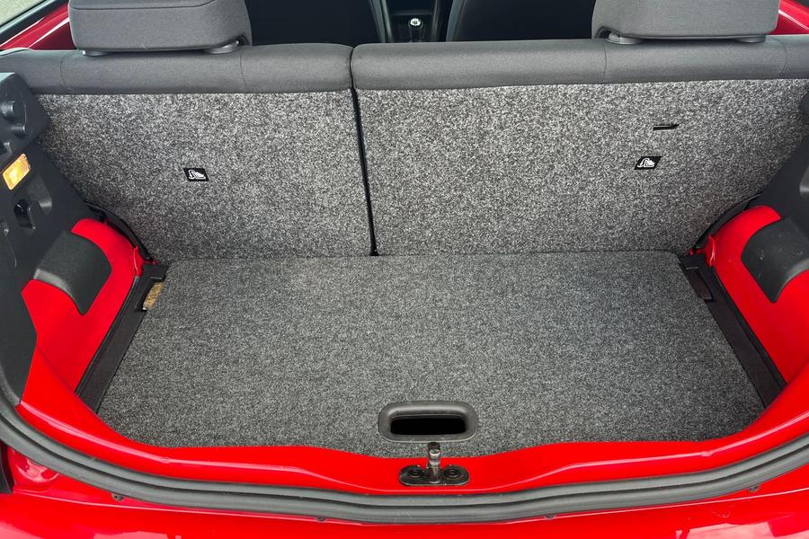 Volkswagen UP Photo autoimg-d4bddb72f9d038bf6f9330e0aead651ebb6c6d2a.jpg