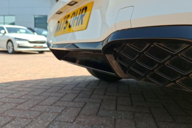 VOLKSWAGEN Golf Photo 38