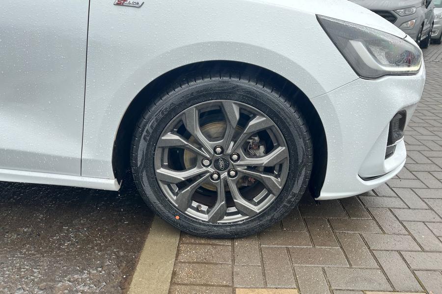 Ford Focus Photo autoimg-d4c331bd1f73760c1c9b59a97b21142c5bbe88f8.jpg