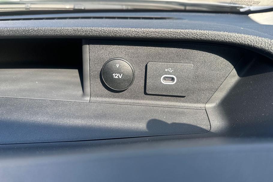 Used Ford E-TRANSIT MJ75CVE 24