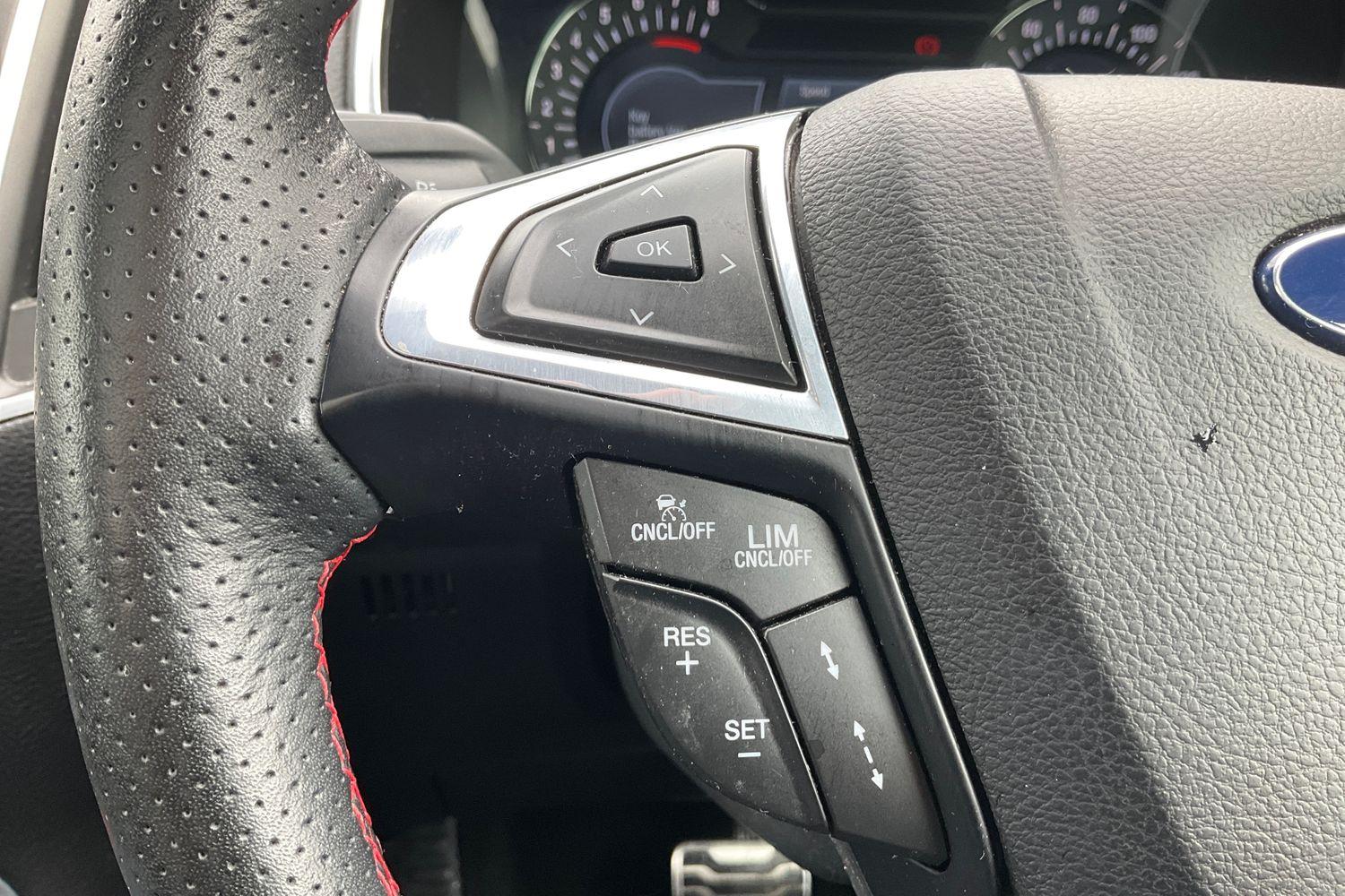 Ford S-Max Photo 32