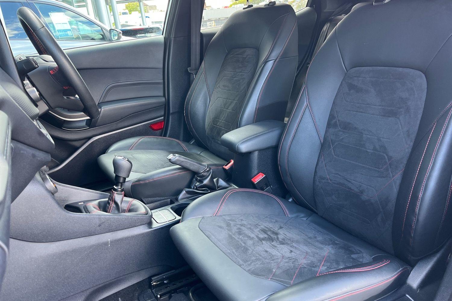 Ford Fiesta Photo 18