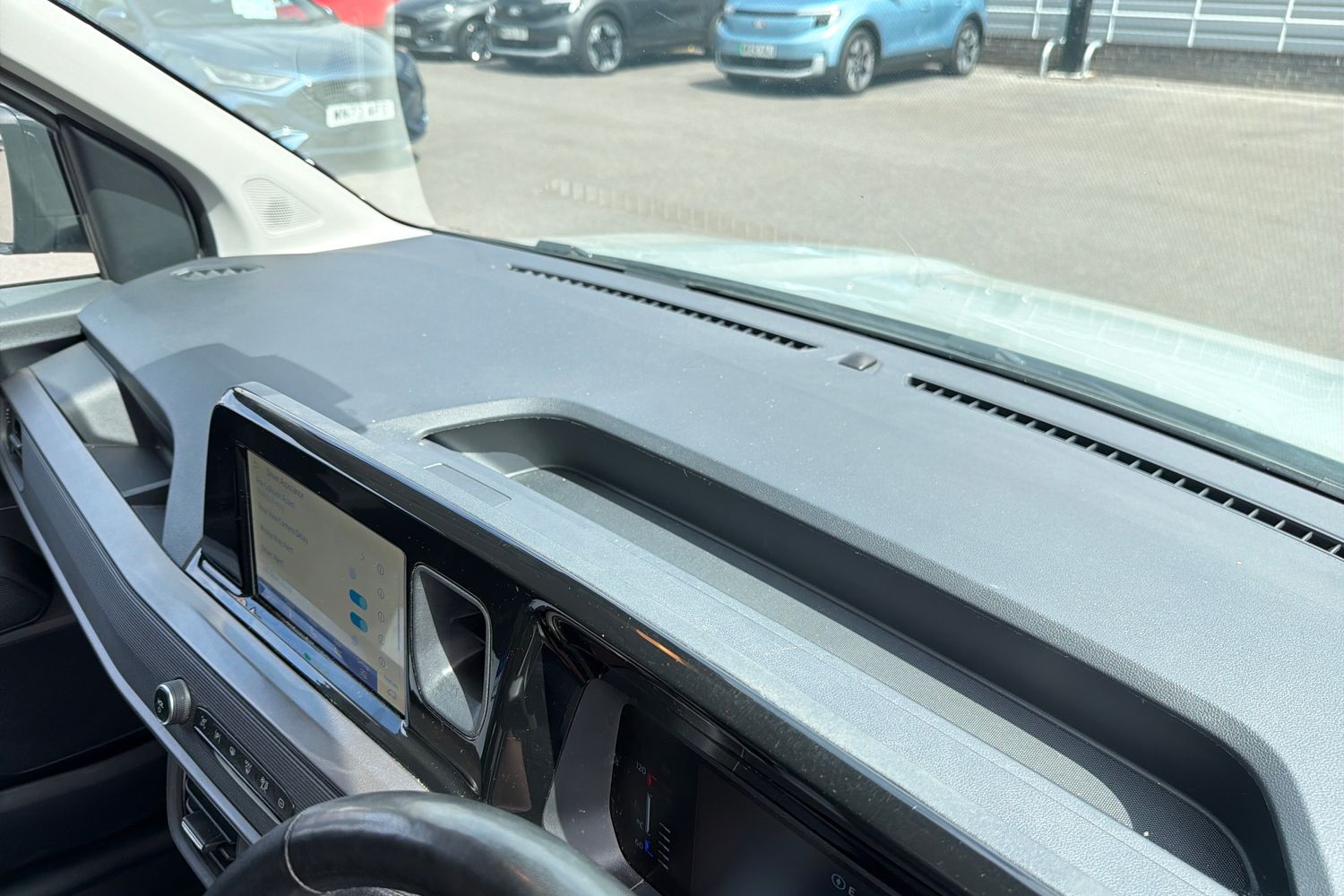 Ford TRANSIT COURIER Photo 29
