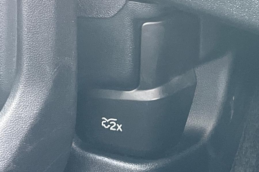 Ford Kuga Photo autoimg-d4cdfcaab5b3c1eced54c623660639a83560032f.jpg