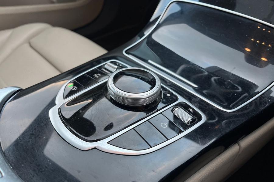 Mercedes-Benz C CLASS Photo autoimg-d4ceb5550167e9ce995fcb3eff997e08b6ecf23b.jpg