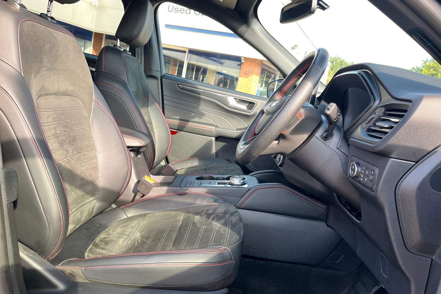Ford KUGA Photo 16