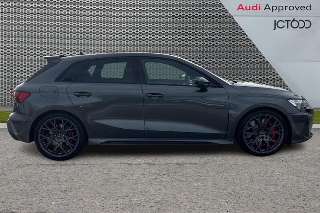 Audi RS3 Photo 4