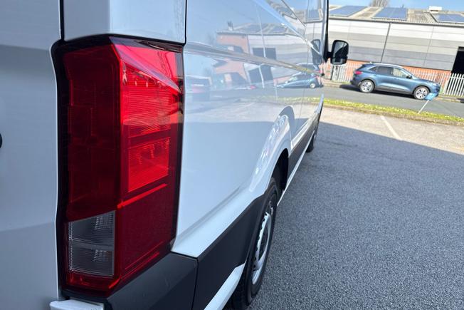 VOLKSWAGEN Crafter Photo 18