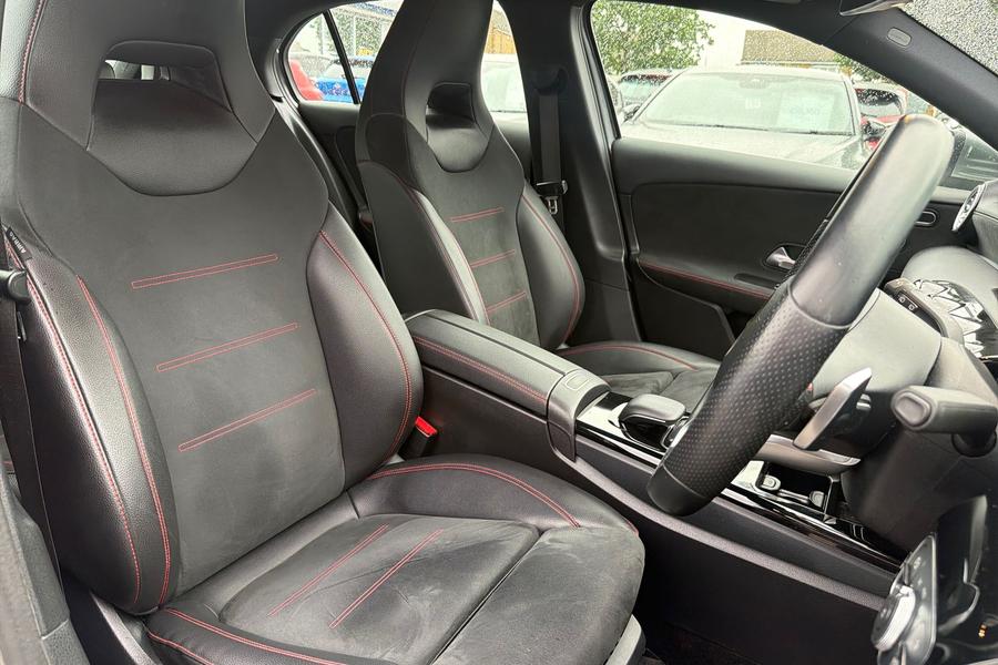 Mercedes-Benz A CLASS Photo autoimg-d4e01b43e95a51ecf9fd1c6968036dd024279603.jpg