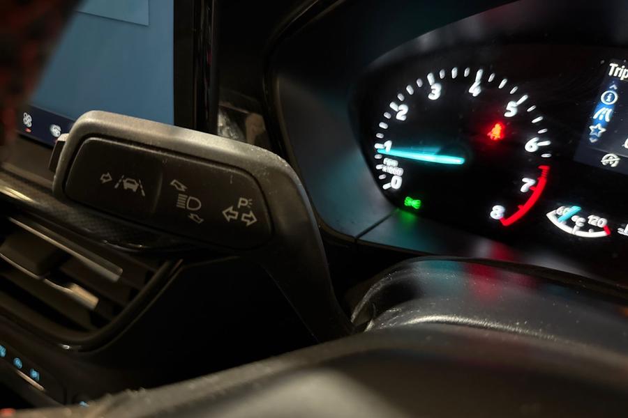 Ford FOCUS Photo autoimg-d4e117f9a04de5fc7ed7cb4eeb989c0e7910d2b9.jpg