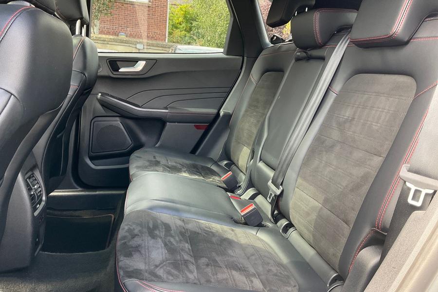 Ford KUGA Photo autoimg-d4e32563f21c67241e54fcb364d5a0b9ec97ca2b.jpg