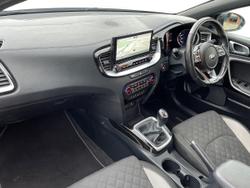 KIA Ceed Photo 2
