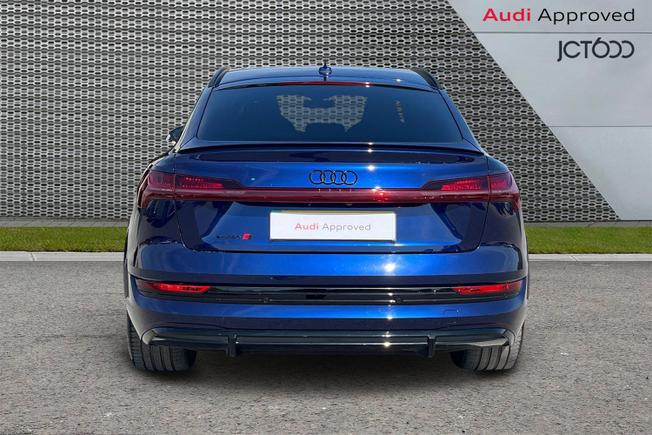 AUDI E-Tron S Photo 7