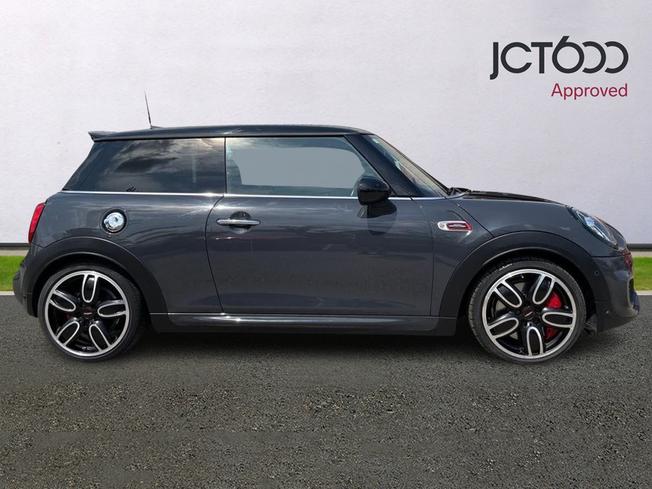 MINI Hatch Photo 4