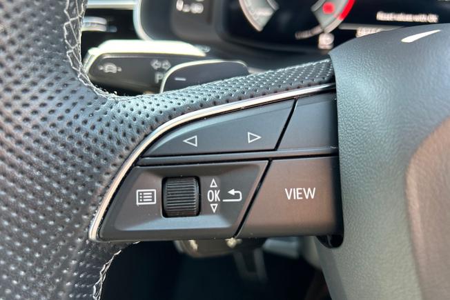 AUDI Q7 Photo 16