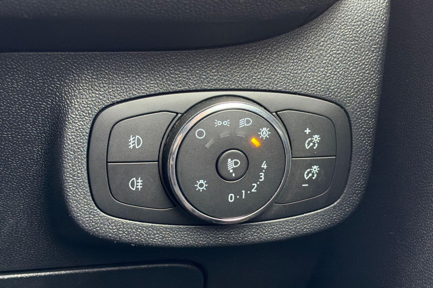 Ford FIESTA Photo 29